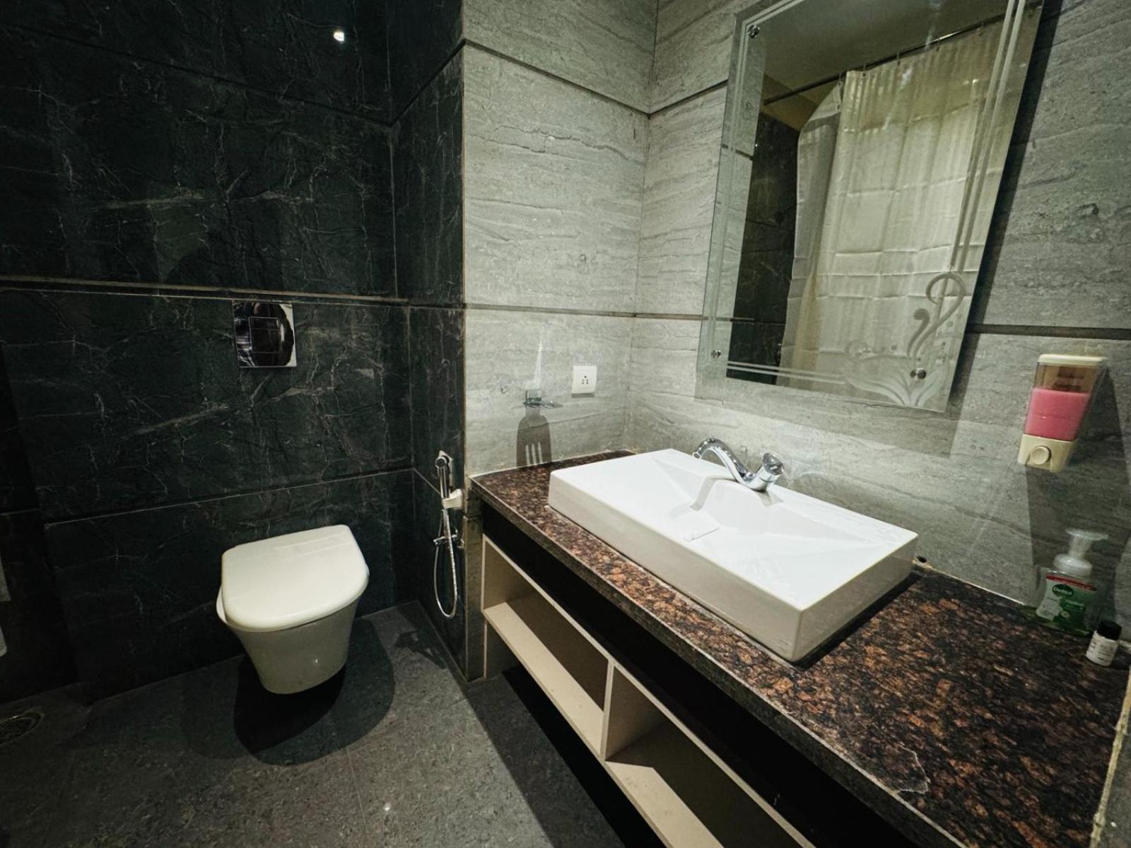 The Pearl Hotel Sirsa Экстерьер фото