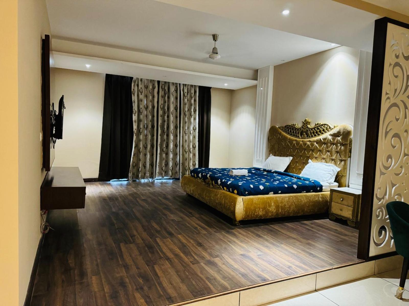 The Pearl Hotel Sirsa Экстерьер фото