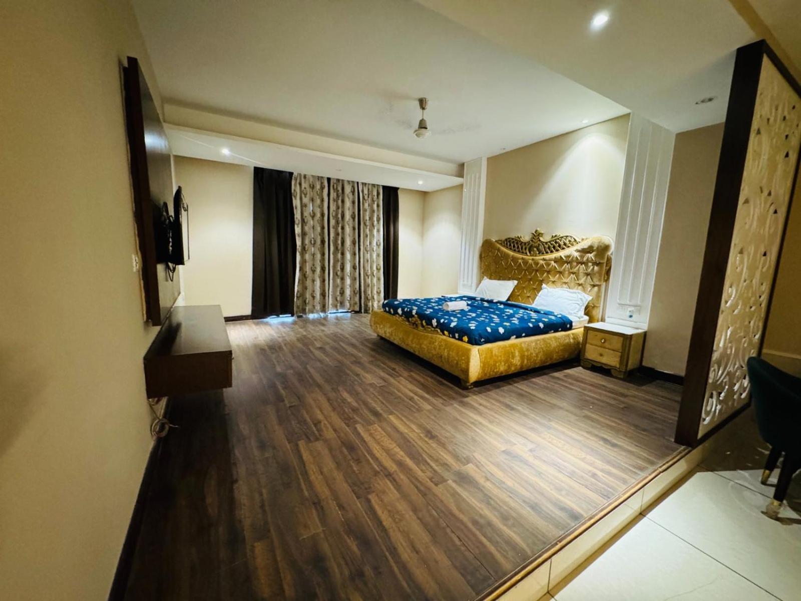 The Pearl Hotel Sirsa Экстерьер фото