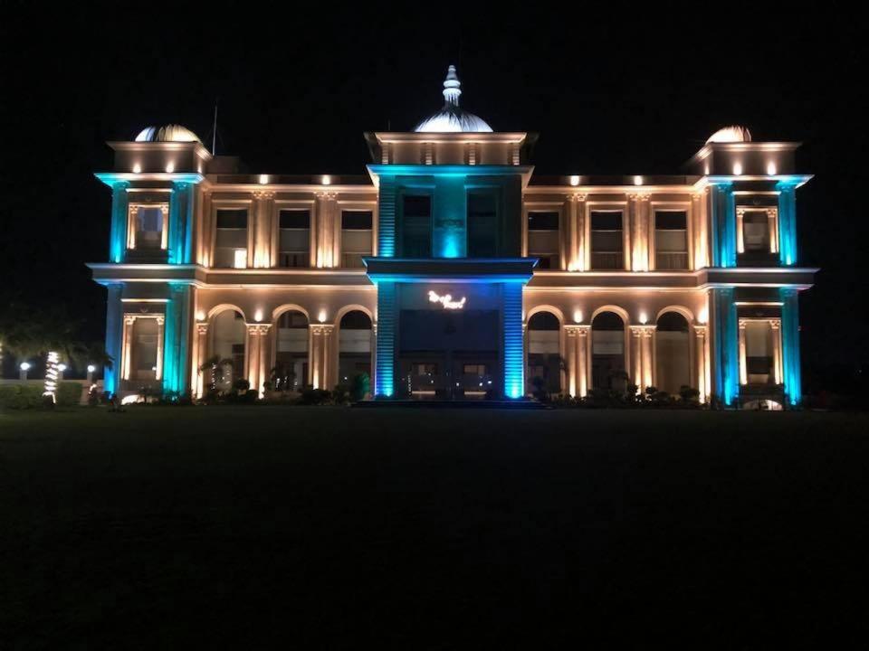 The Pearl Hotel Sirsa Экстерьер фото