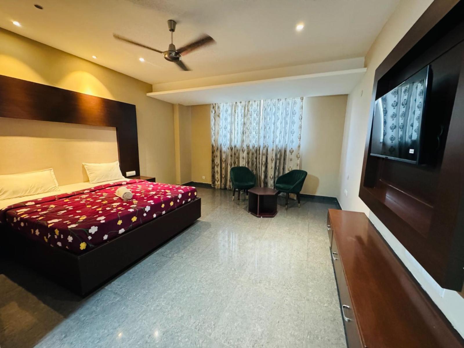 The Pearl Hotel Sirsa Экстерьер фото