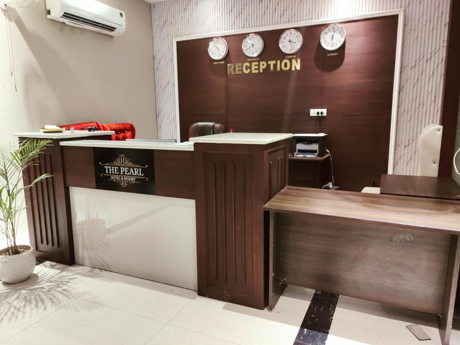 The Pearl Hotel Sirsa Экстерьер фото